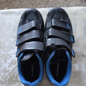 Tommaso Women's Black Athletic Shoes